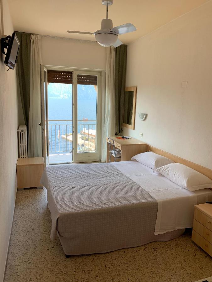 Hotel Sorriso Brenzone sul Garda Buitenkant foto