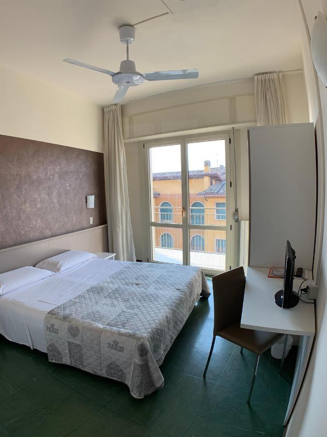 Hotel Sorriso Brenzone sul Garda Buitenkant foto