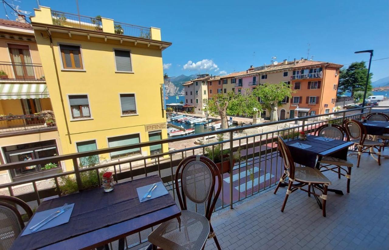 Hotel Sorriso Brenzone sul Garda Buitenkant foto