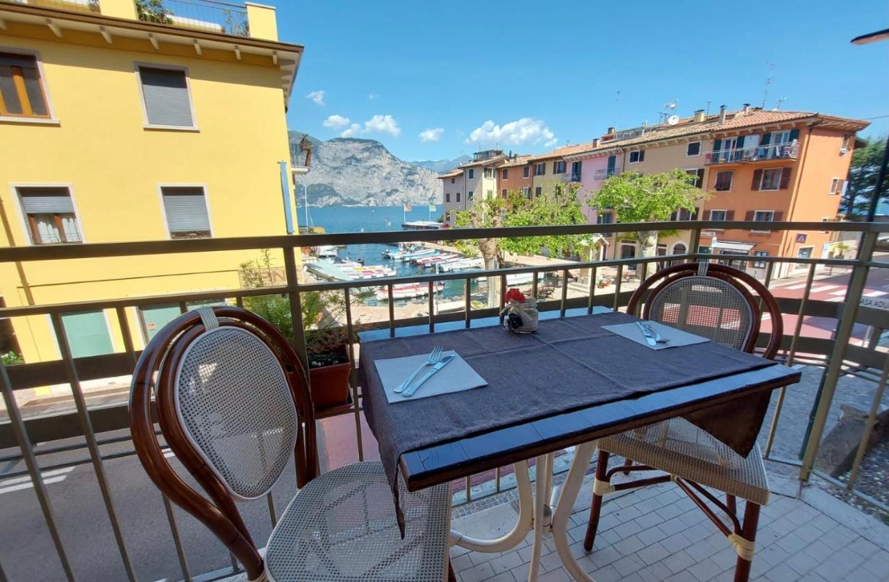 Hotel Sorriso Brenzone sul Garda Buitenkant foto