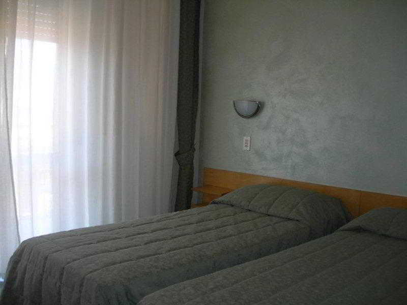Hotel Sorriso Brenzone sul Garda Buitenkant foto