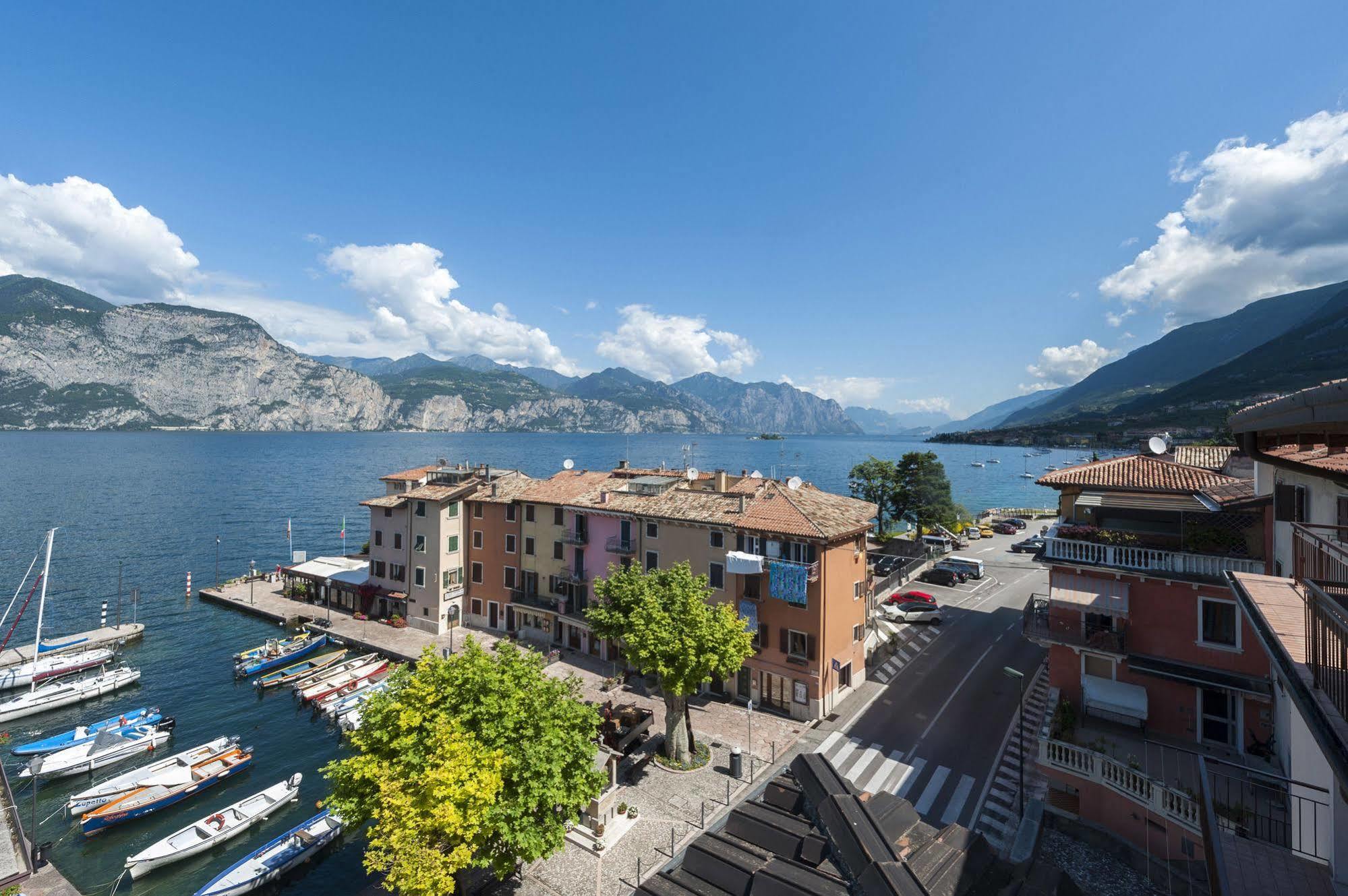 Hotel Sorriso Brenzone sul Garda Buitenkant foto