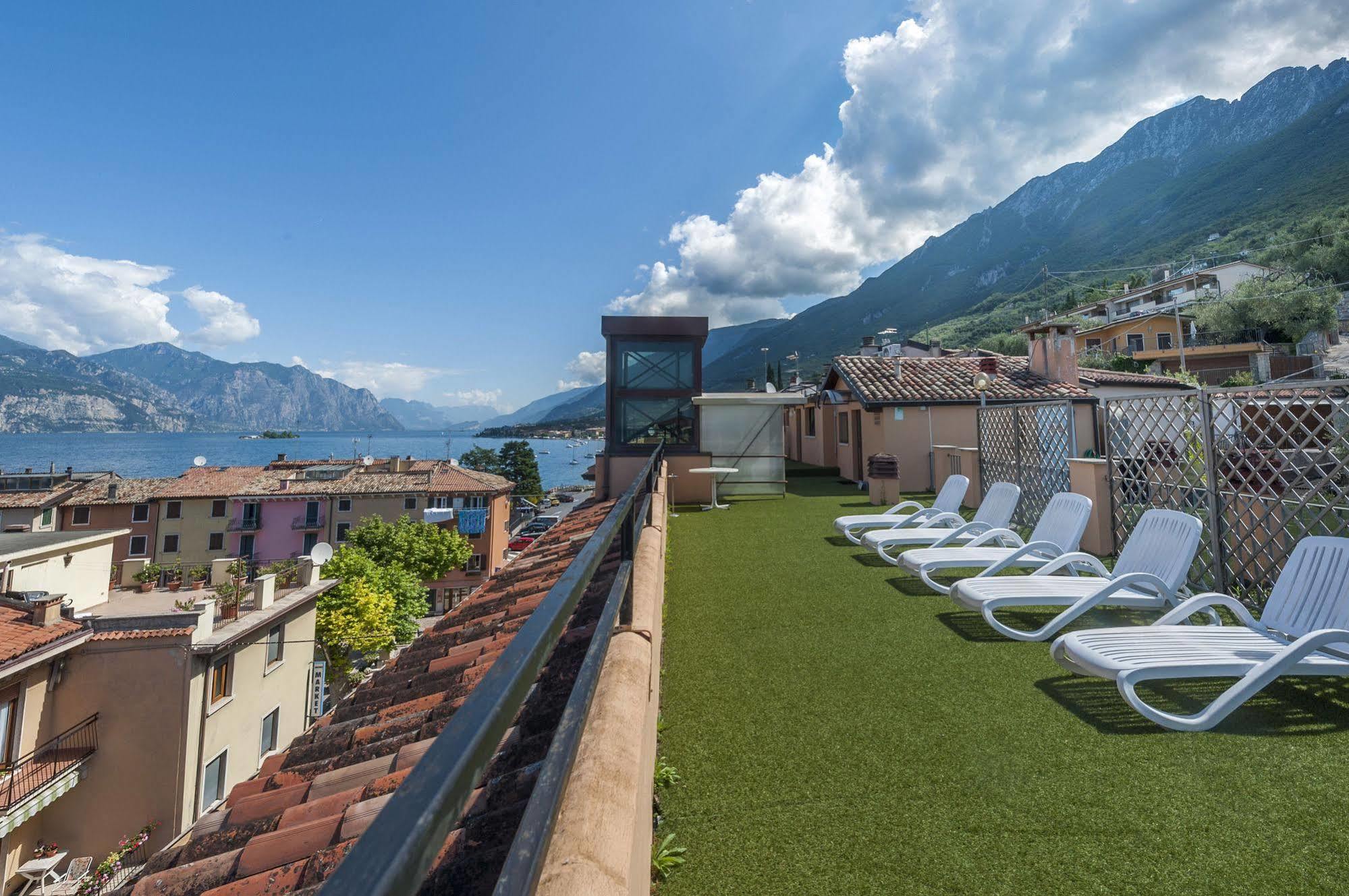 Hotel Sorriso Brenzone sul Garda Buitenkant foto
